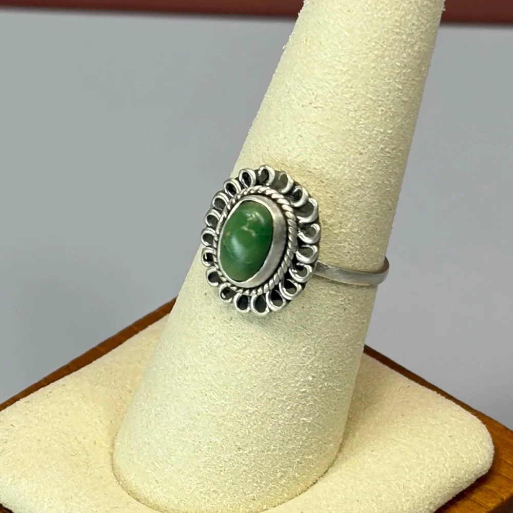 925 Sterling Silver Emerald Valley Turquoise Oval Ring